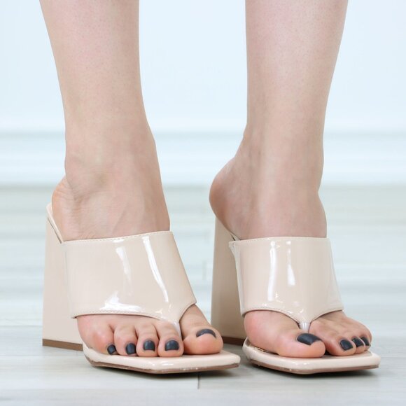 Nude Patent T Strap Block Unique High Heels Sandals - Picture 2 of 11